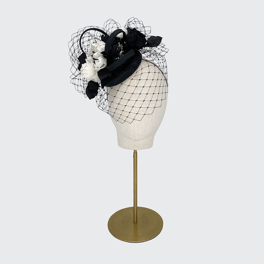 Mini pillbox with roses and veil