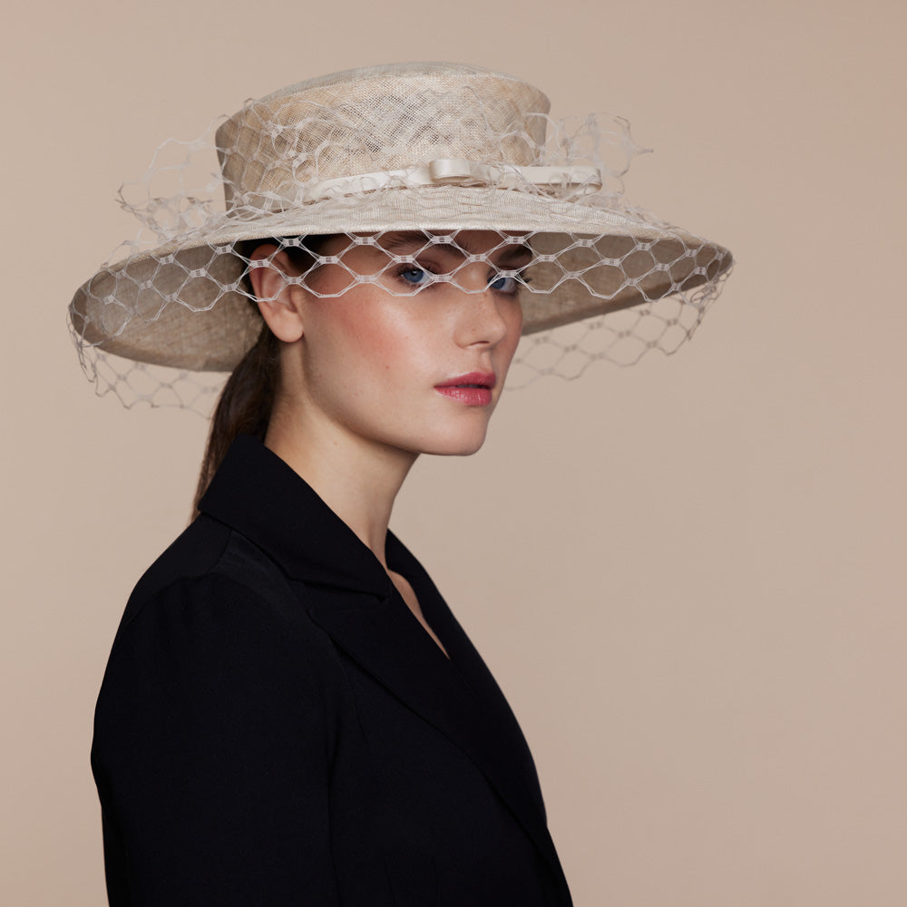 Natural downbrim with honeycomb veiling