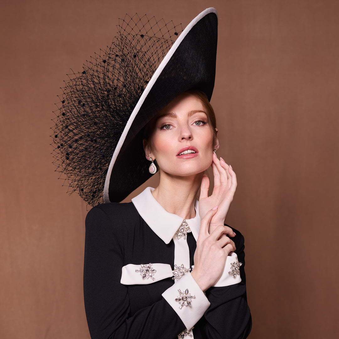 Black and white fine straw sidesweep with spot veiling