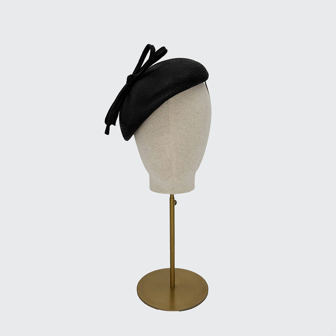 Blocked beret with skinny bow