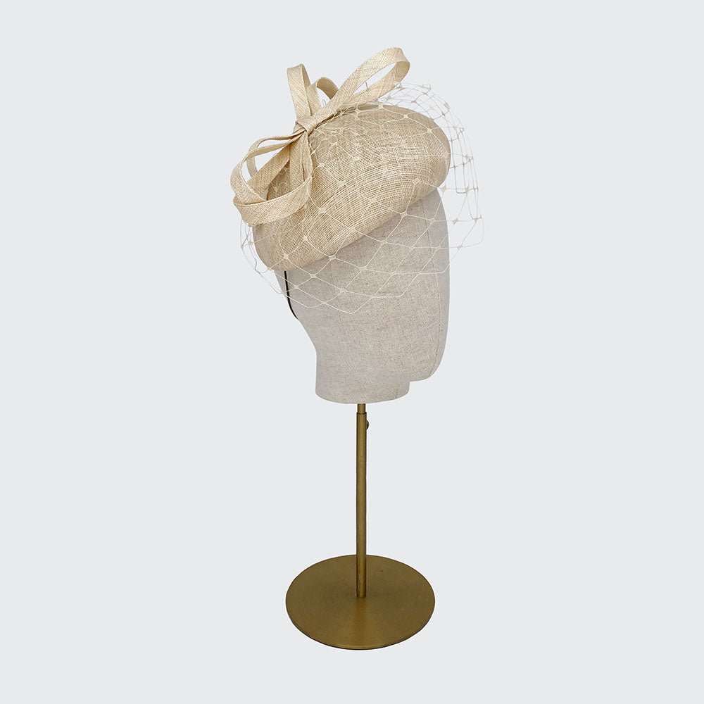 Natural beret pillbox with veiling
