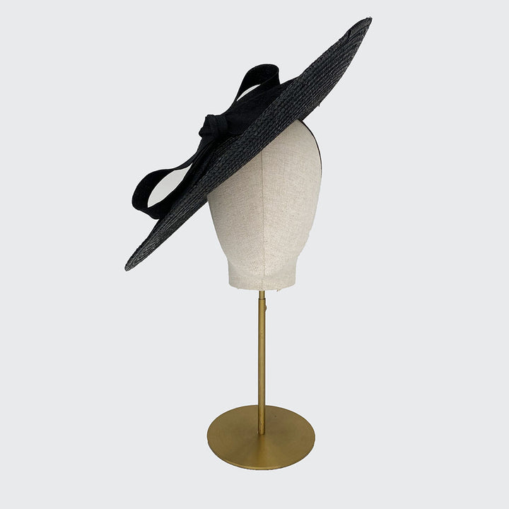 Italian straw disc with twist