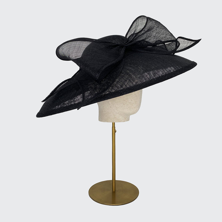Fine straw sweep bell with large bow