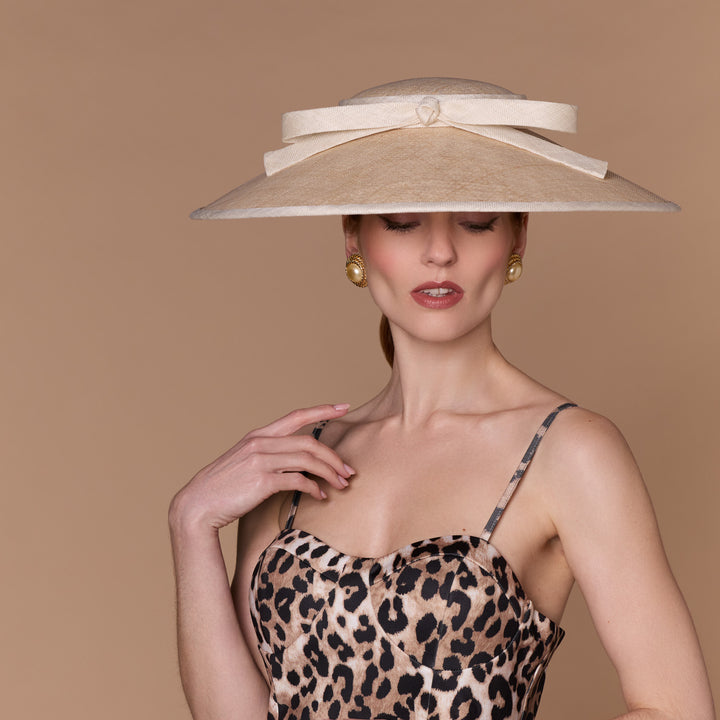 Natural cut through downbrim with ivory edge