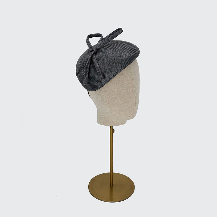 Blocked beret with skinny bow