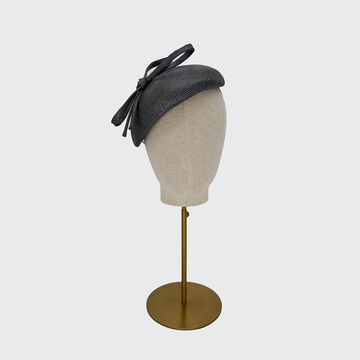 Blocked beret with skinny bow