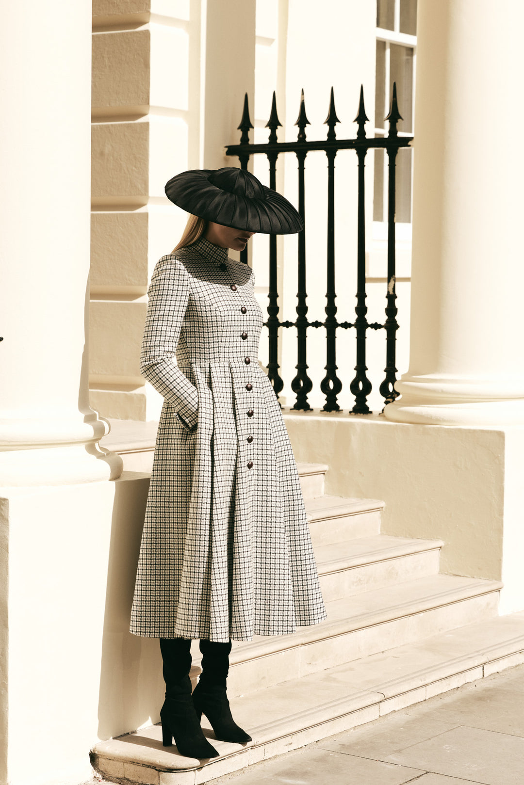 Rachel Trevor-Morgan_Millinery_London_Black organza pleated bell_R25W21     1098.jpg