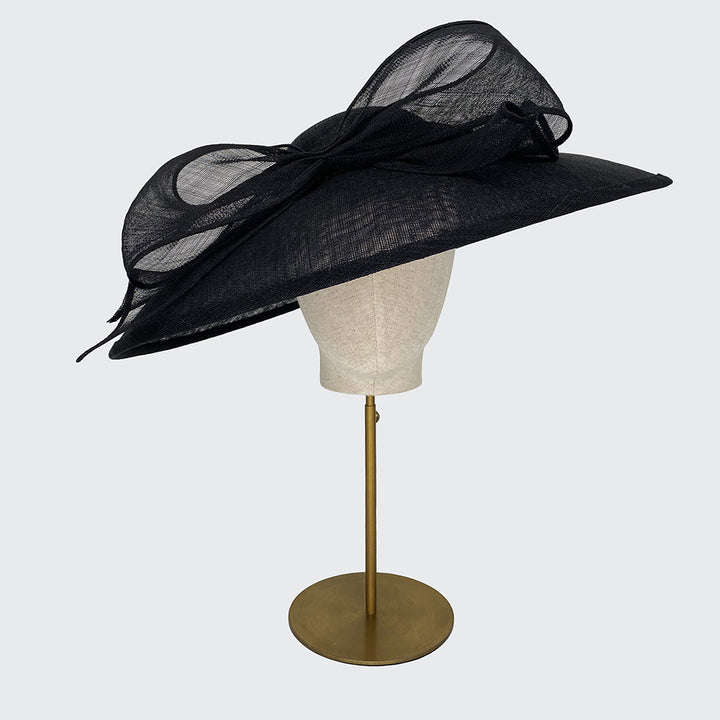 Fine straw sweep bell with large bow