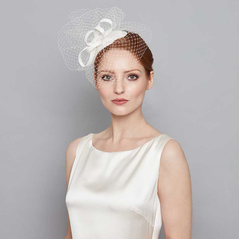 Taffeta silk teardrop with veil and looped bow