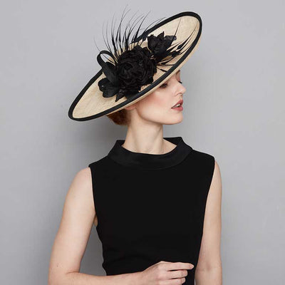 Natural ridge brim with black roses and feathers